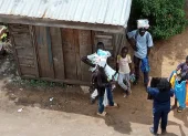 Fotografía cedida por el hondureño Brayan Sánchez tomada con su teléfono móvil que muestra la zona donde vive junto a otros sus compañeros latinos, después de ser deportados desde Estados Unidos, en Bangui (República Centroafricana).