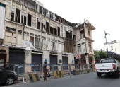 El interior de la Casa Tola es visible desde la calle Escobedo debido a la caída de la fachada, paredes y otras partes de la estructura.