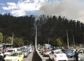 El incendio se registra en la avenida Velasco Ibarra y la autopista General Rumiñahui.