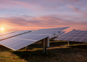 Los paneles solares pueden ayudar a Ecuador a generar electricidad y reducir la dependencia de la red nacional.