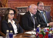 El ministro de Defensa, Gian Carlo Loffredo, también ha sido cuestionado por el tratamiento que le dio al caso Malvinas, insinuando que los niños detenidos y luego asesinados habrían delinquido.
