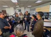 El ministro del Interior, John Reimberg, mantuvo una reunión con Carolina Andrade, secretaria de Seguridad de Quito, en el ECU 911.