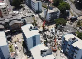 Fotografía aérea que muestra los escombros de un edificio tras el terremoto de magnitud 7,4 que sacudió la mayor parte de Colombia