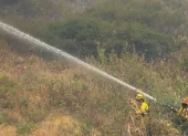 El incendio forestal en el sector de Rayocucho, Calacalí, se mantiene activo desde el 10 de agosto.