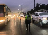 En la vía Perimetral, norte de Guayaquil, se registró congestión vehicular la mañana de este jueves 13 de agosto.