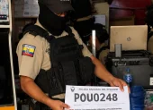 150 policías allanaron San Roque el 13 de agosto y hallaron pasaportes y placas bajo investigación.