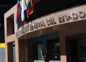 La Procuraduría contestó que “…la norma posterior se impone a la anterior [y que por tanto] la Superintendencia de Bancos está facultada para autorizar la emisión de obligaciones de corto plazo o papel comercial por parte de entidades bancarias privadas”