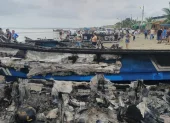 Las embarcaciones quedaron destrozadas en Manta