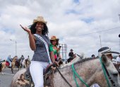 Las candidatas participaron de una cabalgata por las calles de la ciudad de Santa Elena