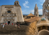 La Catedral de Girona y su escalinata se convirtieron en el Gran Septo de Baelor durante la sexta temporada de Game of Thrones.
