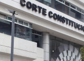 El alcance de las decisiones de la Corte Constitucional y su relación con la Asamblea Nacional genera un debate sobre la separación de poderes en Ecuador.