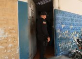 Exinterno denuncia golpes y aislamiento en CAI de Guayaquil durante 2025.