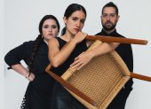Camila Valdiviezo, Rocío Granado y Santiago Cárdenas reúnen baile, cante y guitarra en ‘La madre del novio’.