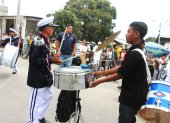 Las bandas musicales de los estudiantes de Santa Elena se lucieron en el desfile cultural.