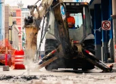 Los trabajos comenzaron el 17 de agosto y avanzan por tramos en Clemente Ballén, una de las vías de mayor movimiento del centro de Guayaquil.