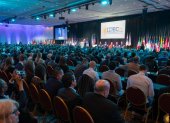 La 40ª edición de la conferencia IDEC, impulsada por la DEA, se celebra a puertas cerradas en un hotel de Buenos Aires.