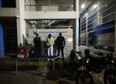 La Policía aprehendió a cinco personas tras un robo registrado en el sector de La Primavera, en Tumbaco.