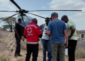 La Cruz Roja de Kenia realizó las labores de rescate en dos días por el difícil acceso al lugar del accidente aéreo.