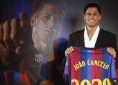 Joao Cancelo fue presentado como nuevo jugador del FC Barcelona.