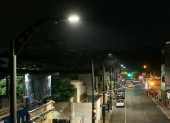 Las calles del barrio Orellana están más iluminadas luego de que la Alcaldía renovó las luminarias con tecnología LED.