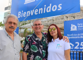 Interesados revisan requisitos y pasos para participar en los remates de casas del Biess durante la feria de vivienda.