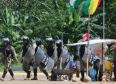 Grupos de militares y policías en Santa Cruz ante amenazas de campesinos de que iniciarán bloqueos de carreteras.