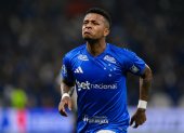 Keny Arroyo celebra su golazo con Cruzeiro ante Atlético Mineiro por la Copa de Brasil.