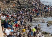Tras la invasión de decenas de miles de marroquíes y subsaharianos, los 85.000 habitantes de Ceuta dudan sobre el futuro de su ciudad y miran alternativas que incluyen vender sus propiedades y trasladarse al continente.