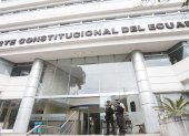 El caso llegó a la Corte Constitucional por acción extraordinaria de protección planteada por la notaria. Dicha acción fue negada.