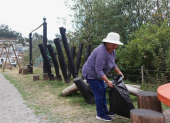 Gabriela Sigcha, en el parque de las calles Humberto Albornoz y Capillaucu, en la Comuna de Santa Clara de San Millán.