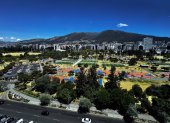 La Carolina reúne áreas verdes, espacios deportivos y zonas recreativas que reciben miles de visitantes durante cada mes en Quito.