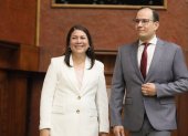 Jorge Enrique López Terán (d) y Laura Vanessa Flores Arias (i) asumieron la Secretaría y Prosecretaría de la Asamblea Nacional.