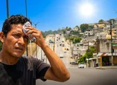En Guayaquil, la escasez de árboles deja amplias zonas expuestas directamente al sol.