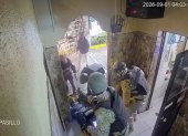 Delincuentes se hicieron pasar por militares para irrumpir en la garita de una urbanización privada de Guayaquil.