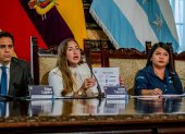 Édgar Lupera (i), gerente de la ATM; Isabel Tamariz, presidenta del directorio de Emapag; y Emily Vera, concejal.