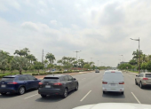 En este sector de la avenida Samborondón ocurrió el siniestro vial en el que una mujer murió atropellada por un conductor que huyó del lugar.