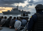 Imagen referencial del operativo marítimo en el que fueron trasladados 28 tripulantes hacia el puerto de Manta.