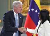 Estados Unidos asegura un histórico acuerdo petrolero en Venezuela, pactando con el régimen de Delcy Rodríguez.