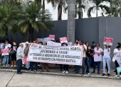 Familiares y pacientes con fibrosis quística han realizado varios plantones para exigir la entrega de medicamentos.