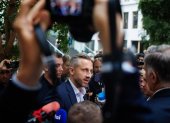 Ulrich Siegmund (C), del partido de extrema derecha Alternativa para Alemania (AfD) en Sajonia-Anhalt, habla después de una conferencia de prensa en Berlín, Alemania, el 7 de septiembre de 2026.