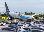 Un avión de carga de Amazon Prime Air fue captado este 6 de septiembre luego de que se saliera de pista y se estrellara tras aterrizar en el en el Aeropuerto Internacional de Miami, en Miami (FL, EE.UU.).