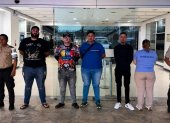 Cuatro repartidores venezolanos serán deportados por irregularidades migratorias en Ecuador.