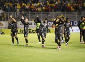 Los rostros serios de los jugadores toreros tras el cotejo ante Aucas, pese a rescatar un valioso punto.