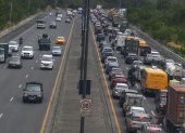 Cuatro accidentes colapsaron la vía Perimetral en Guayaquil en menos de 12 horas.