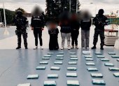 Tres personas fueron detenidas durante un operativo antidrogas en Quito, tras localizar 59 kilos de sustancias que serían comercializadas mediante falsos deliverys.