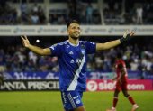 El defensor Aníbal Leguizamón celebró el gol de la victoria de Emelec ante Manta.