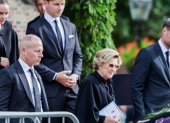 La reina Sonja, el rey Haakon VIII, la princesa heredera Ingrid Alexandra y el príncipe Sverre Magnus abandonan la catedral de Oslo, Noruega, el 8 de septiembre de 2026.