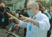 Abdalá Bucaram espera su sentencia en una clínica.
