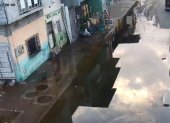 La marea alta provocó acumulación de agua en calles de Guayaquil durante las primeras horas del 10 de septiembre.