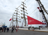 El buque escuela BAP Unión recibió a visitantes en el puerto de Guayaquil, con la exposición Casa Perú a bordo.